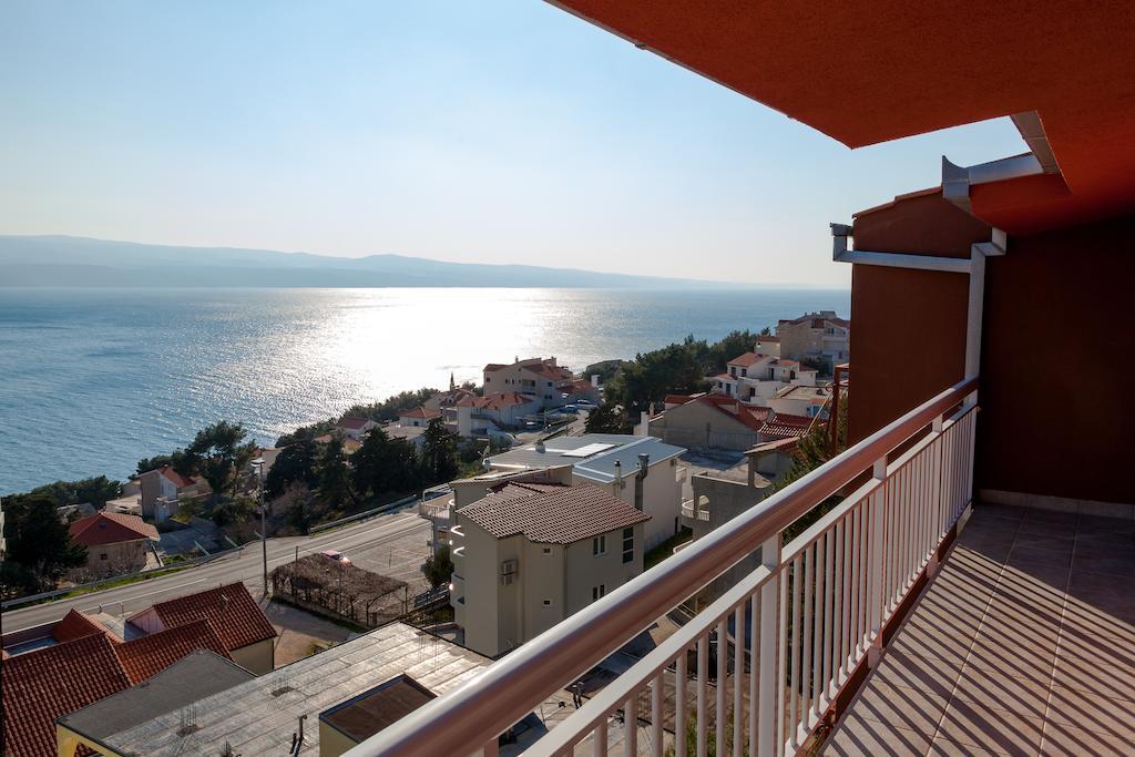 Apartments Toni Omiš Rum bild